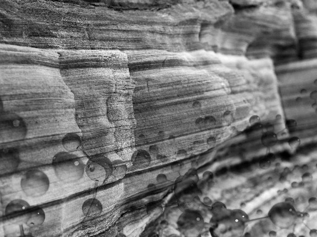 Layered aquifer rock